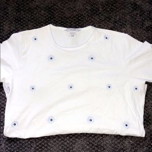 Cute T-shirt with flowers